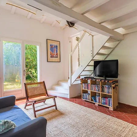Holiday home Maison Lumiere Des Pins - Welkeys *